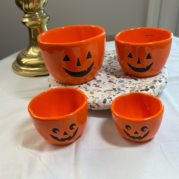 Rae Dunn pumpkin measuring cups - Picture 1 of 4